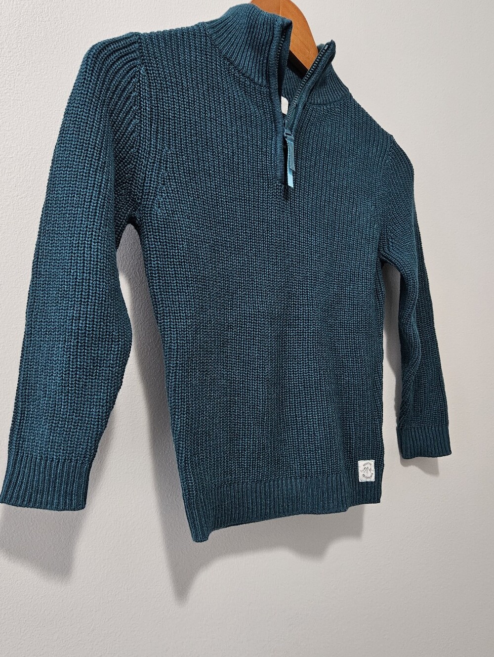 Kids Sweaters - Picture 2 of 7